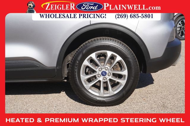 Used 2022 Ford Escape SE w/ Cold Weather Package image 9