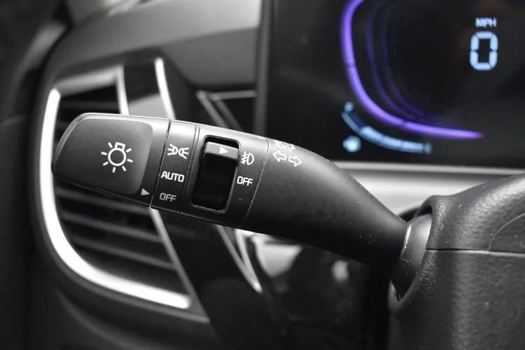 Used 2025 Kia Seltos S FWD image 26