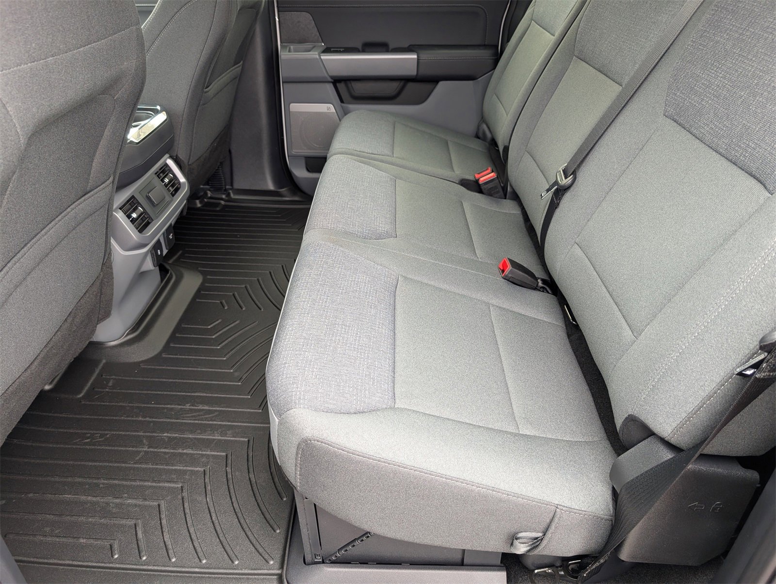 New 2025 Ford F150 XLT w/ Equipment Group 303A High image 31