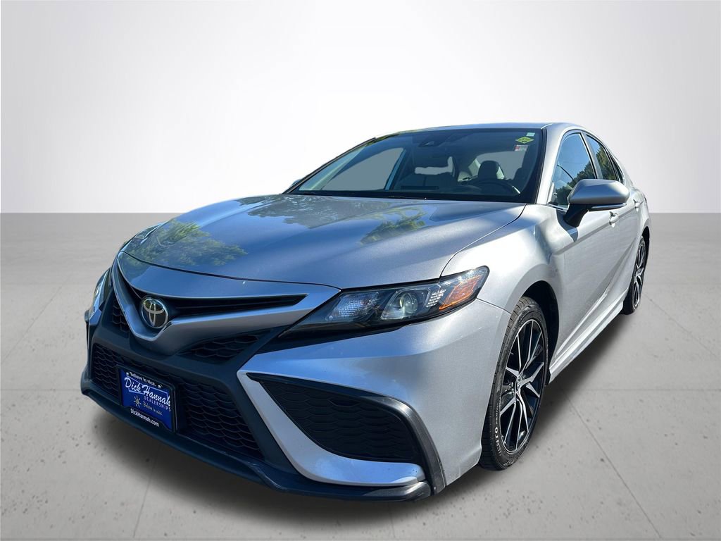 Used 2024 Toyota Camry SE FWD image 2