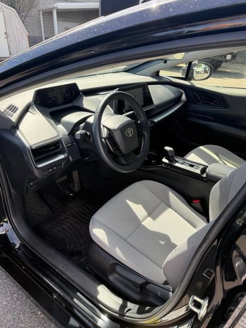 Certified 2023 Toyota Prius LE FWD image 12