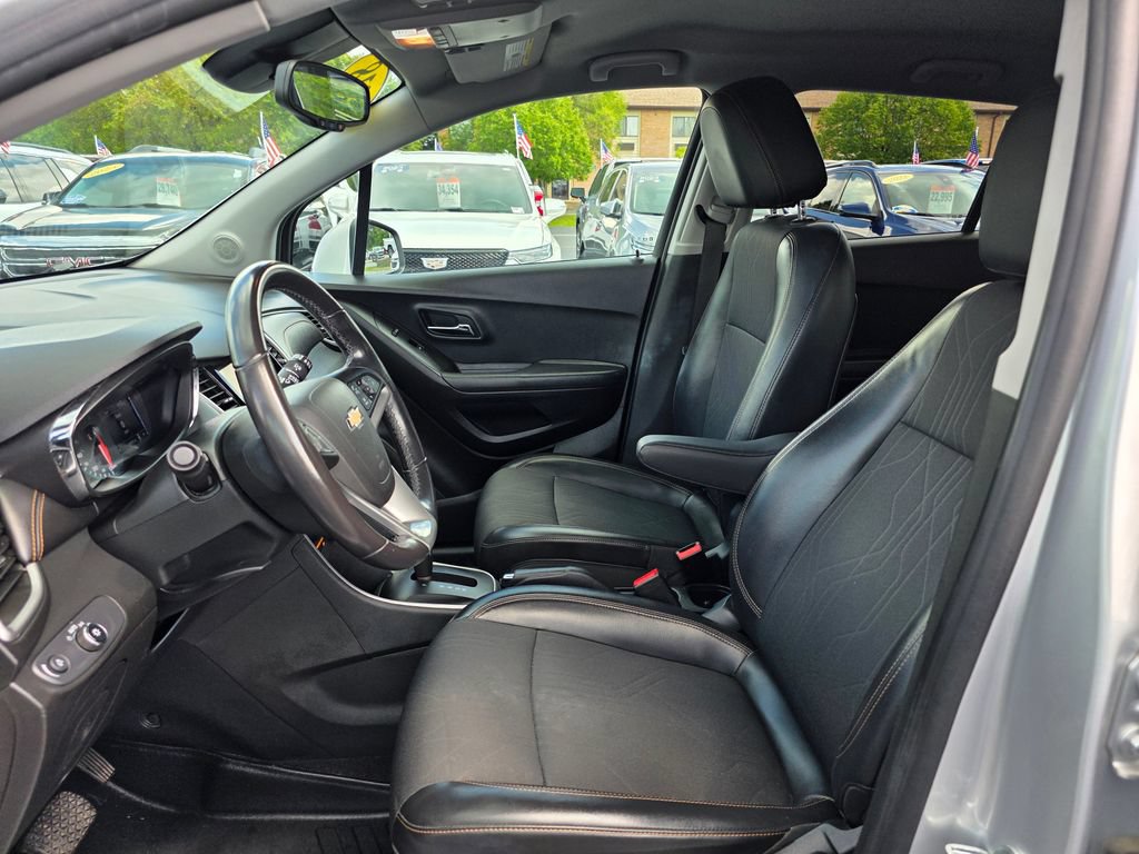 Certified 2018 Chevrolet Trax LT w/ LT Convenience Package AWD/4WD image 9