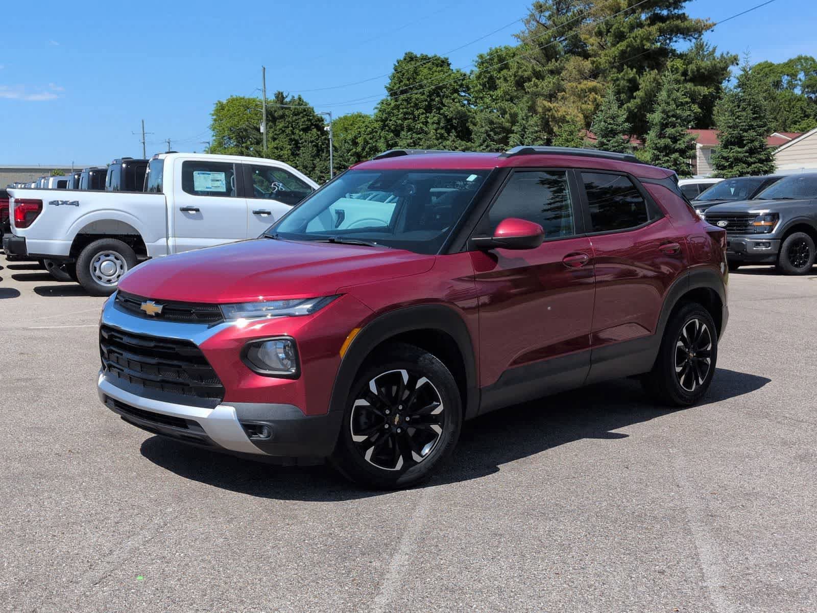 Used 2021 Chevrolet TrailBlazer LT w/ Convenience Package FWD image 1
