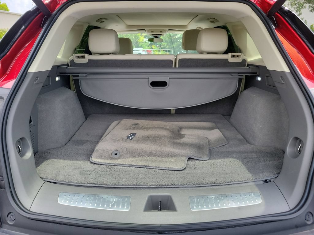 Certified 2022 Cadillac XT5 Premium Luxury w/ LPO, Premium Carpet Package FWD image 25