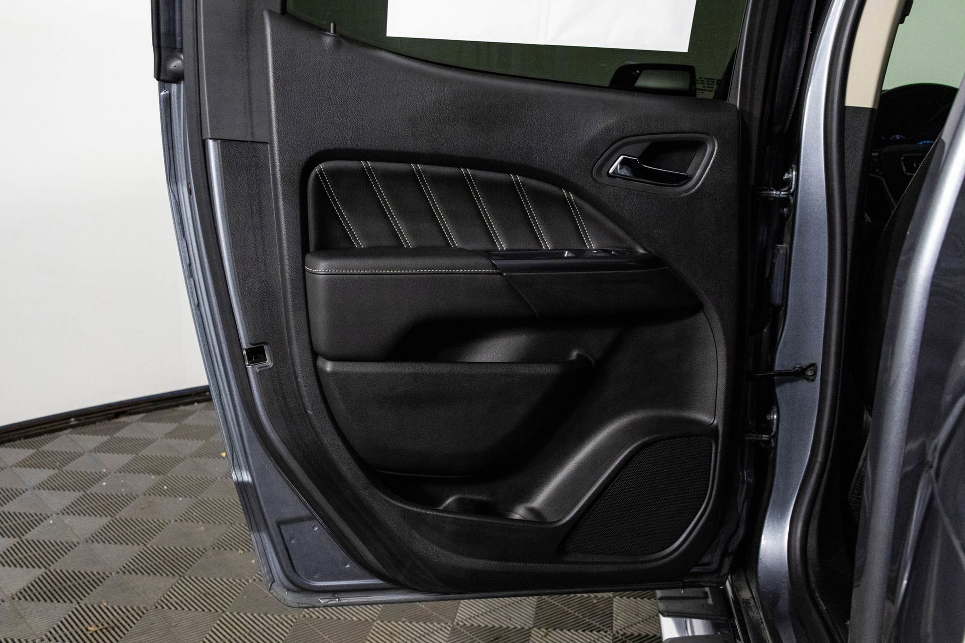 Certified 2022 GMC Canyon Denali image 33