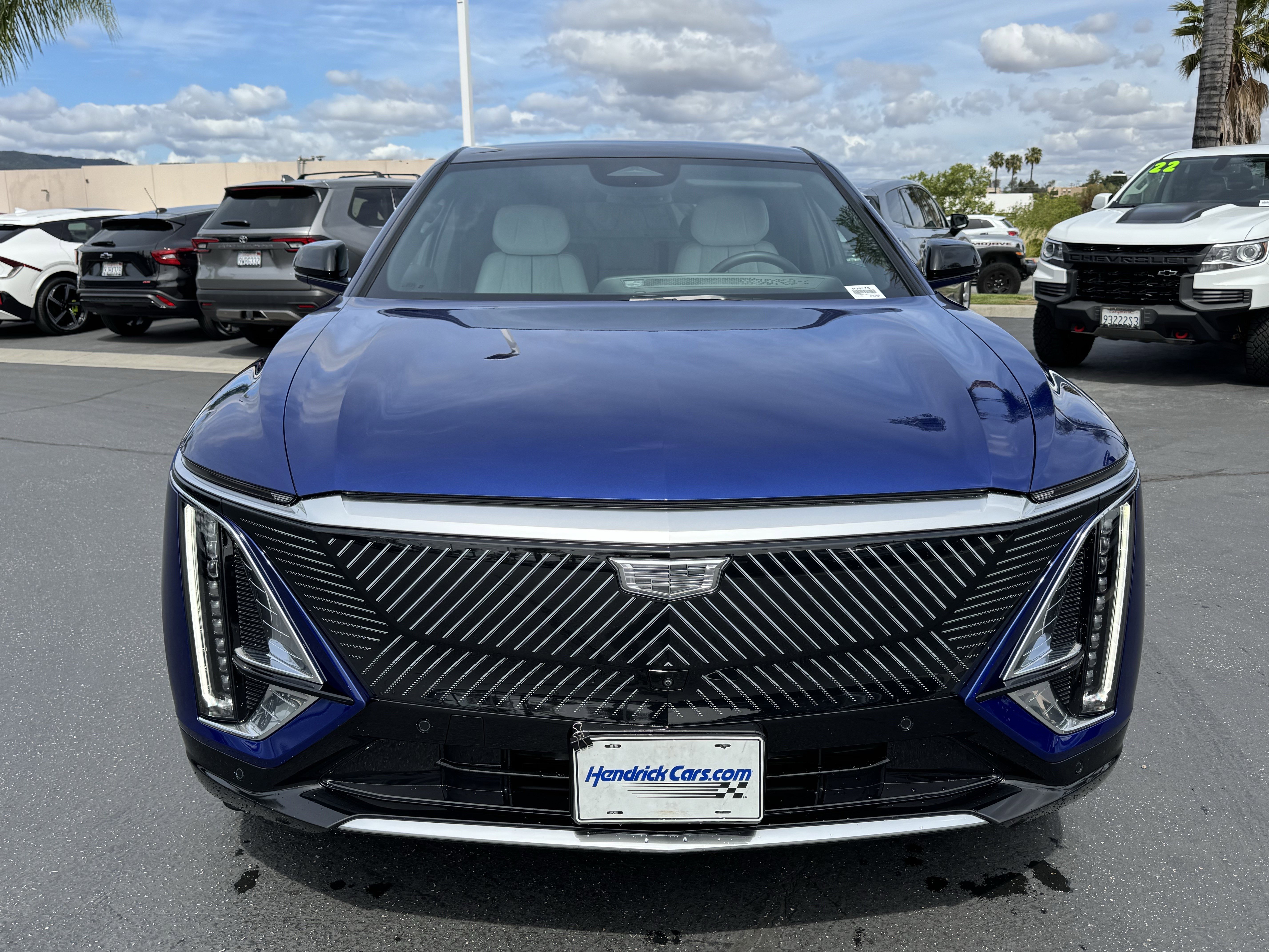 Used 2024 Cadillac Lyriq Luxury AWD/4WD image 3