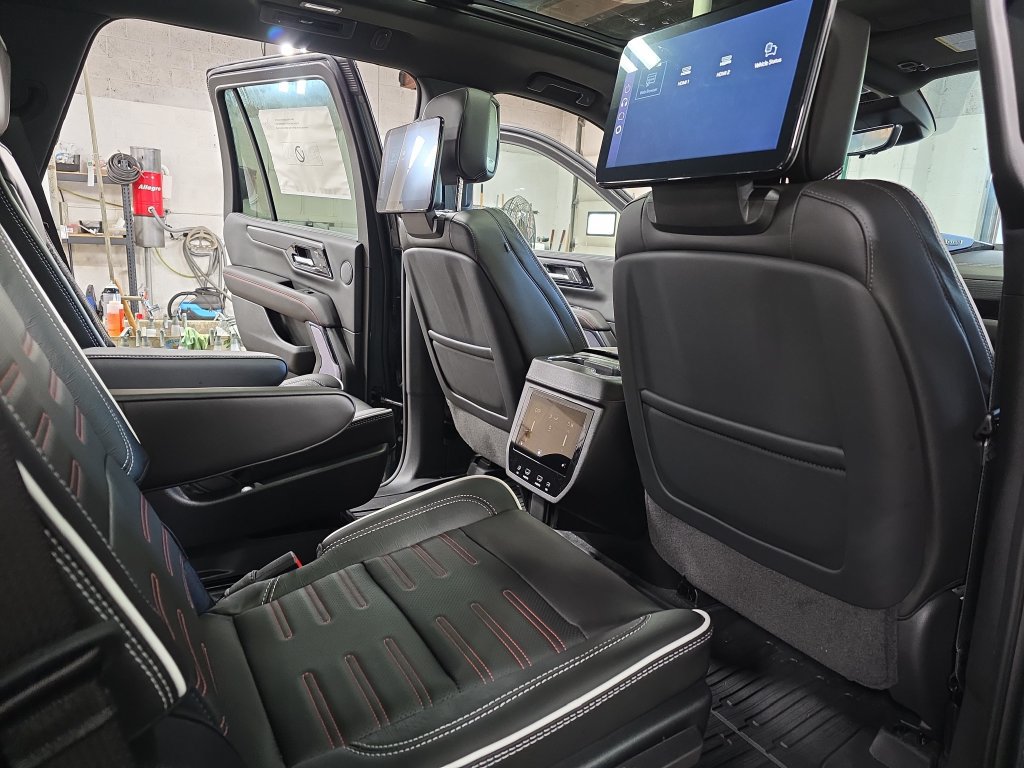 New 2026 GMC Yukon AT4 Ultimate AWD/4WD image 11