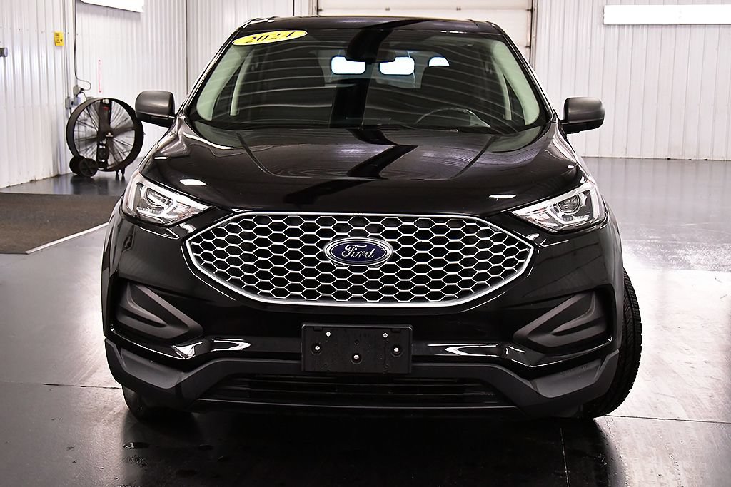 Used 2024 Ford Edge SE AWD/4WD image 2