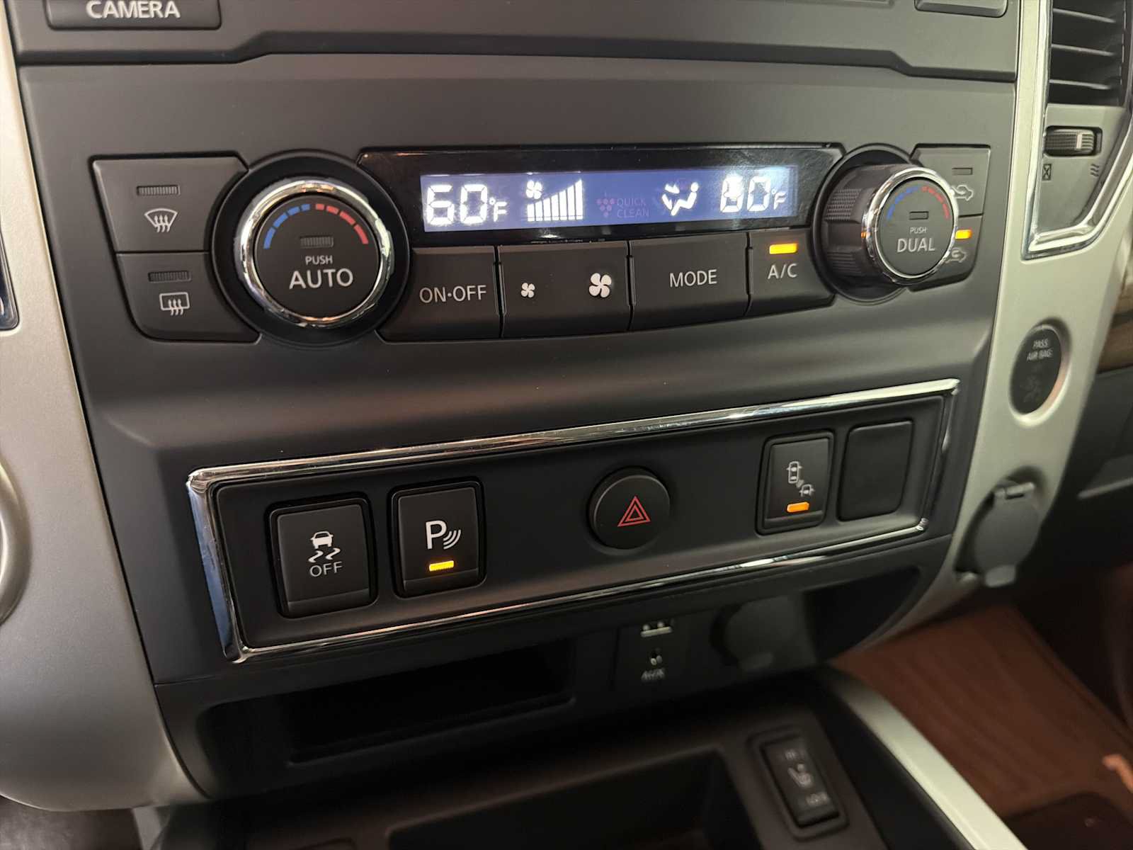 Used 2017 Nissan Titan SL RWD image 25