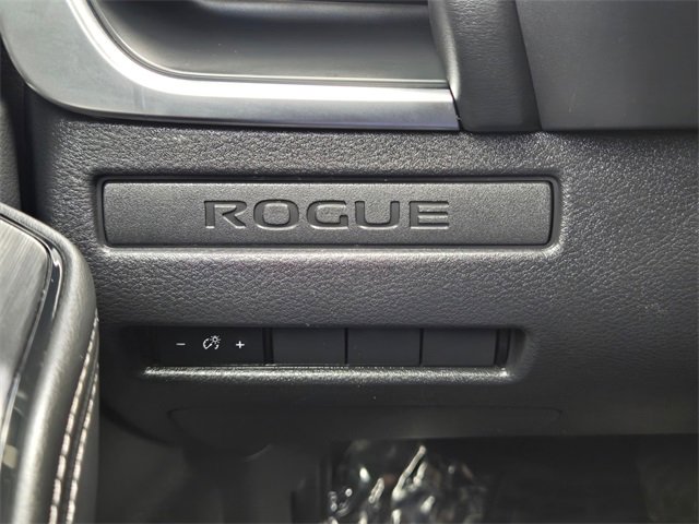 Used 2021 Nissan Rogue S image 29