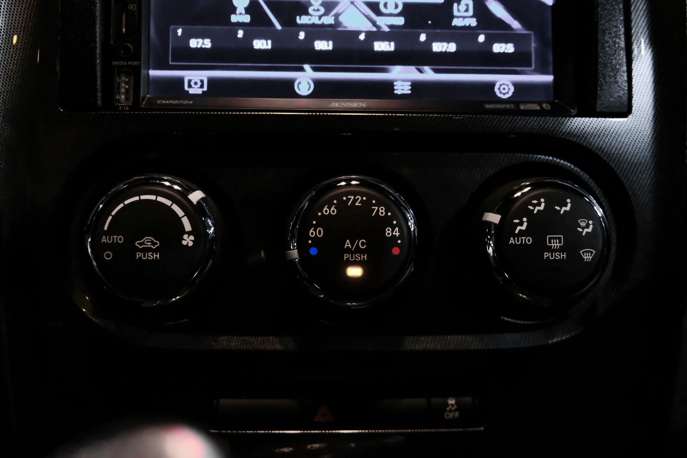 Used 2013 Dodge Challenger SRT8 Core image 19