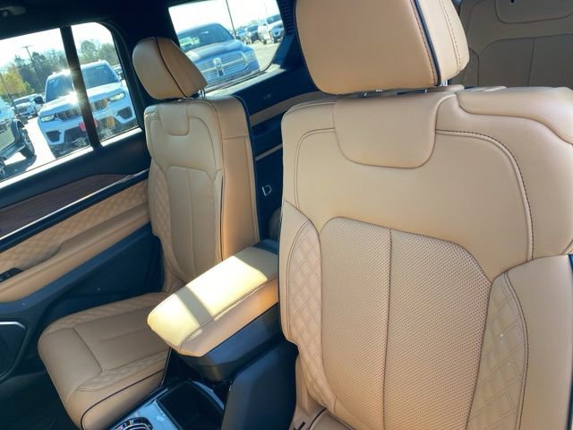 New 2025 Jeep Grand Cherokee L Summit image 37