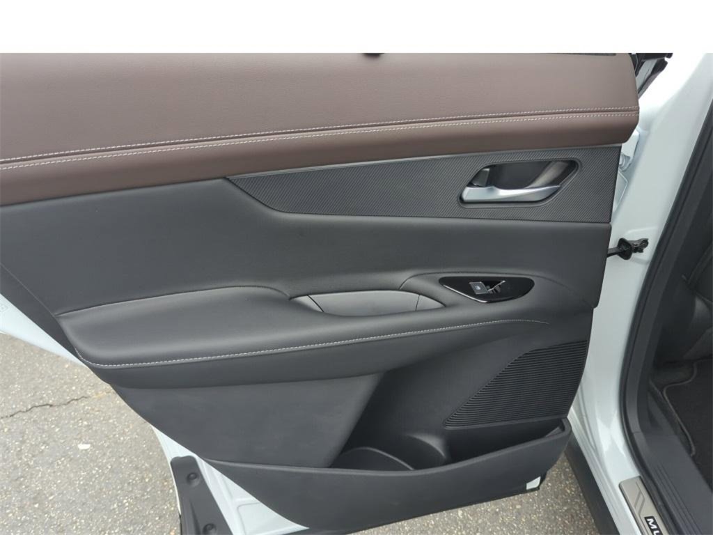 New 2025 Nissan Murano Platinum image 18