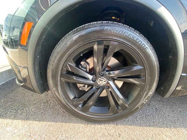 Used 2024 Volkswagen Tiguan SE R-Line FWD image 10