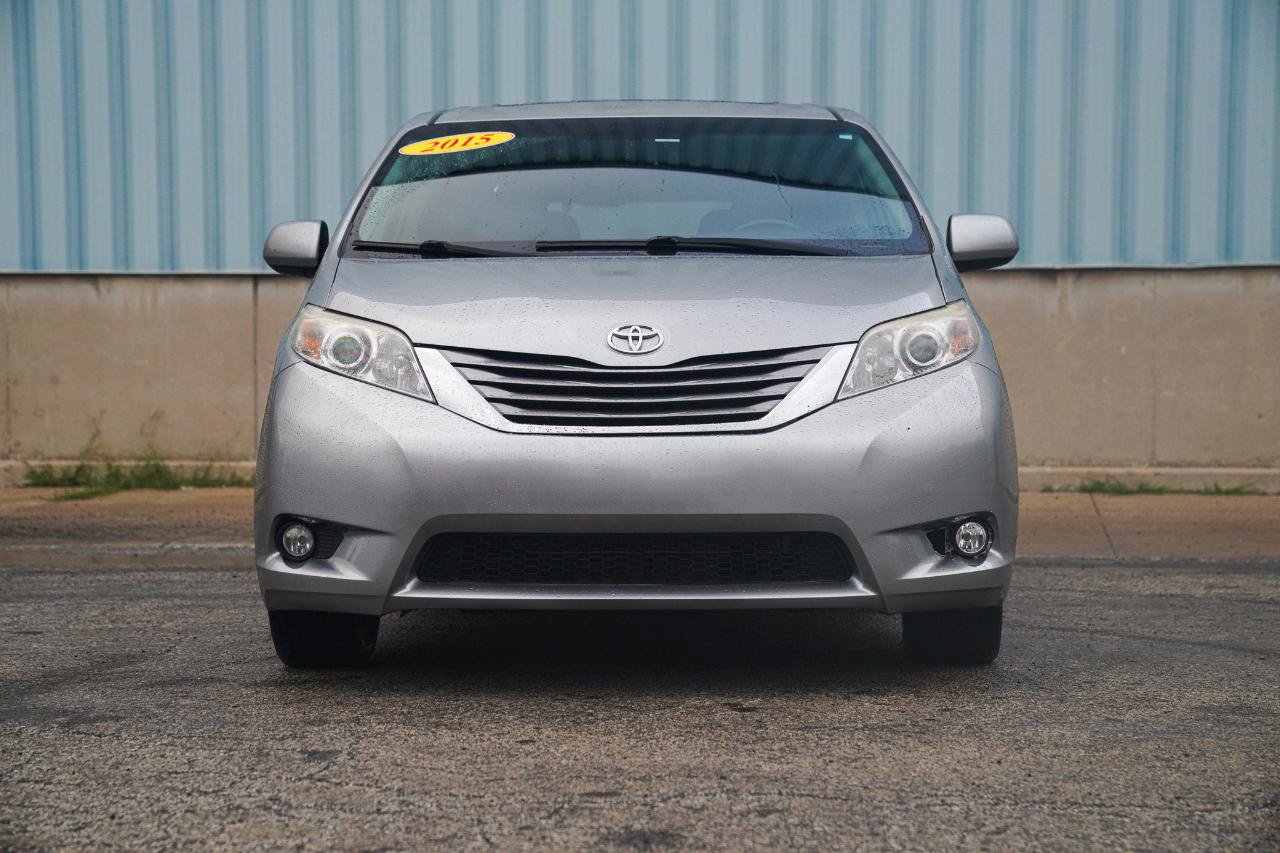 Used 2015 Toyota Sienna XLE w/ XLE Navigation Package AWD/4WD image 3