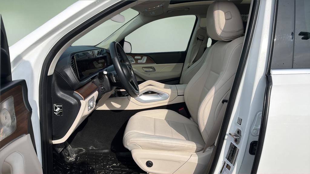 Used 2024 Mercedes-Benz GLS 450 4MATIC image 11