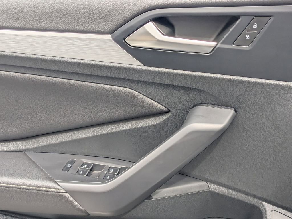 Used 2025 Volkswagen Jetta S image 13