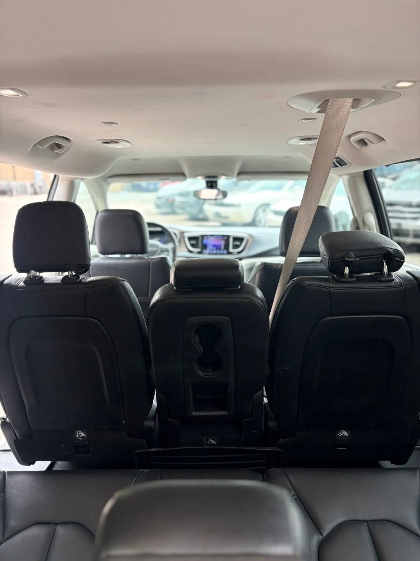 Used 2017 Chrysler Pacifica Touring-L w/ Tire & Wheel Group FWD image 31