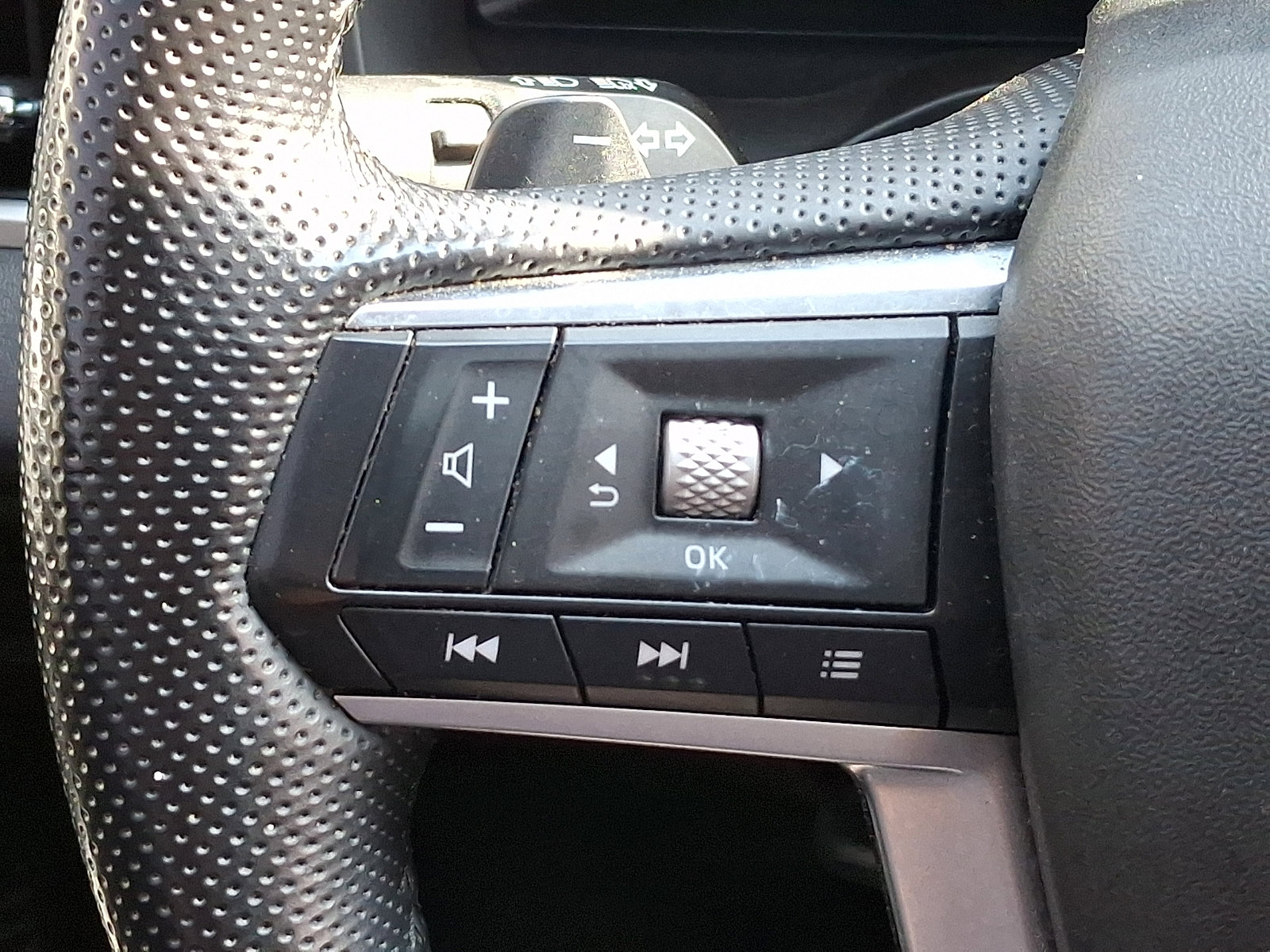Used 2023 Mitsubishi Outlander ES AWD/4WD image 22