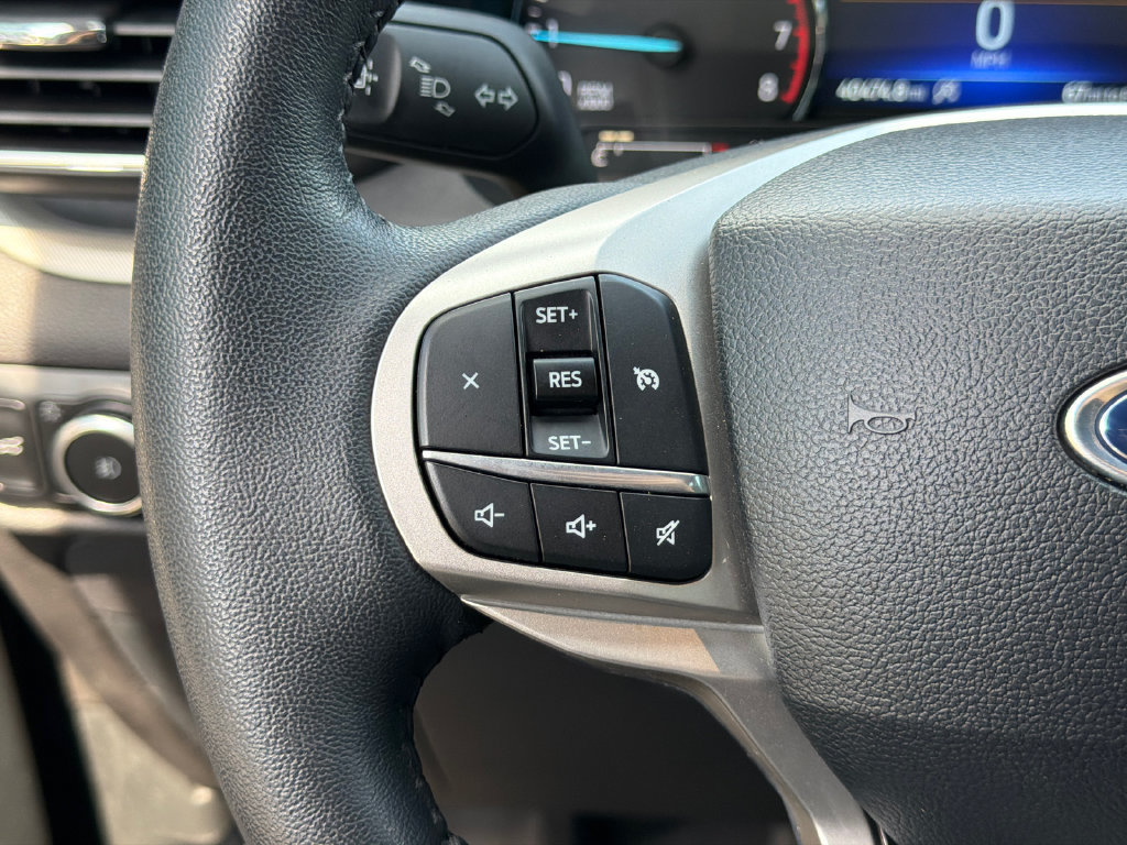 Used 2024 Ford Explorer XLT w/ Equipment Group 202A AWD/4WD image 27