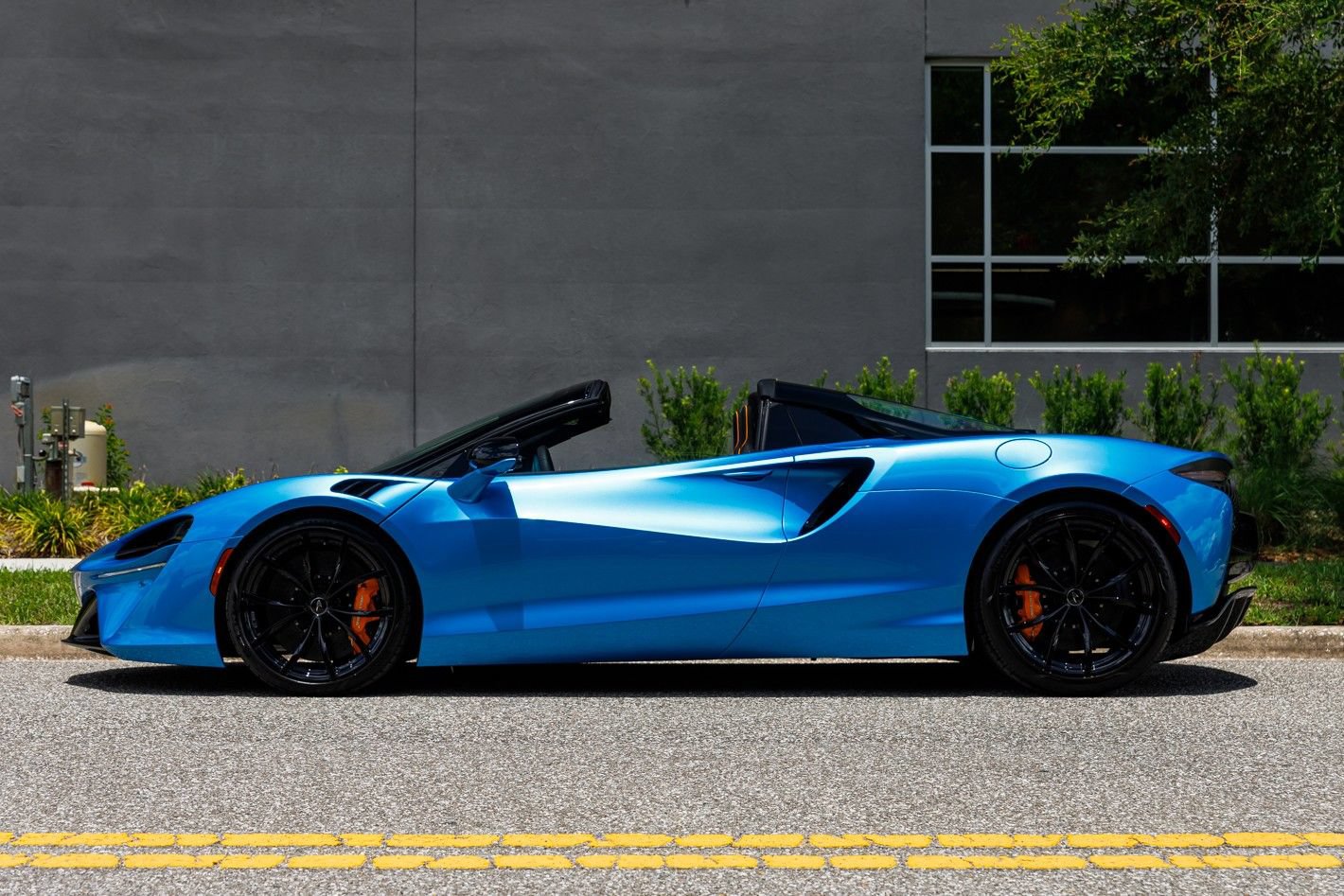 New 2026 McLaren Artura Spider RWD image 61