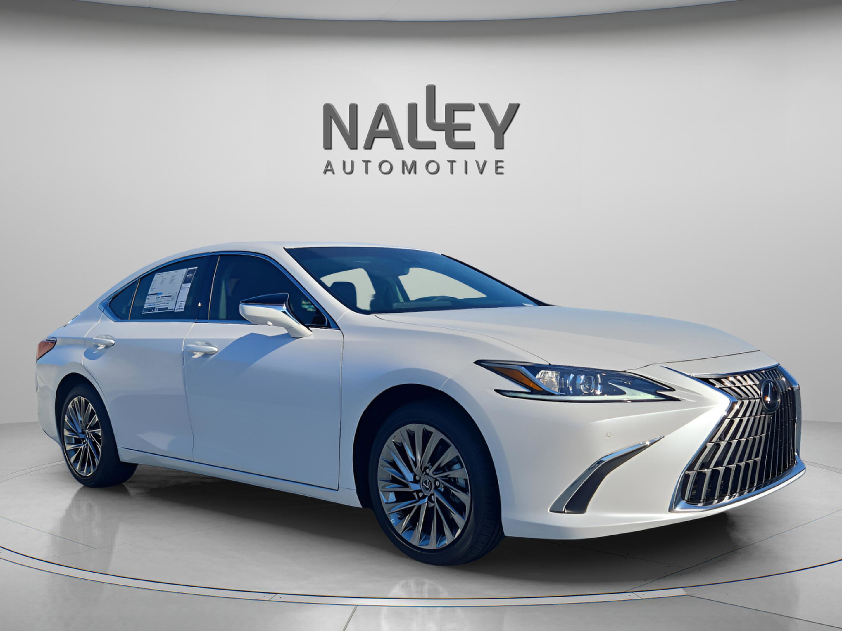 New 2025 Lexus ES 300h w/ Luxury Package image 5