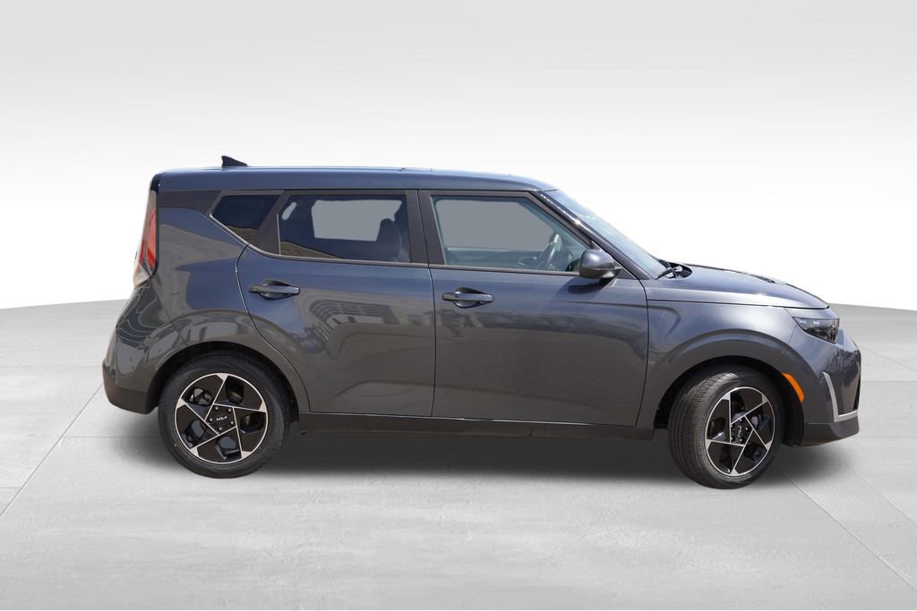 Certified 2023 Kia Soul EX FWD image 3