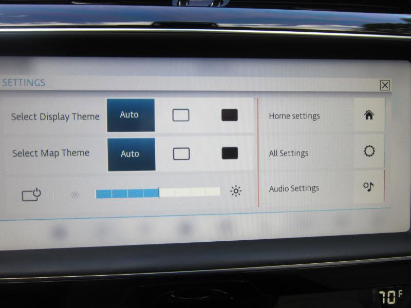 Used 2019 Jaguar F-PACE Premium image 18