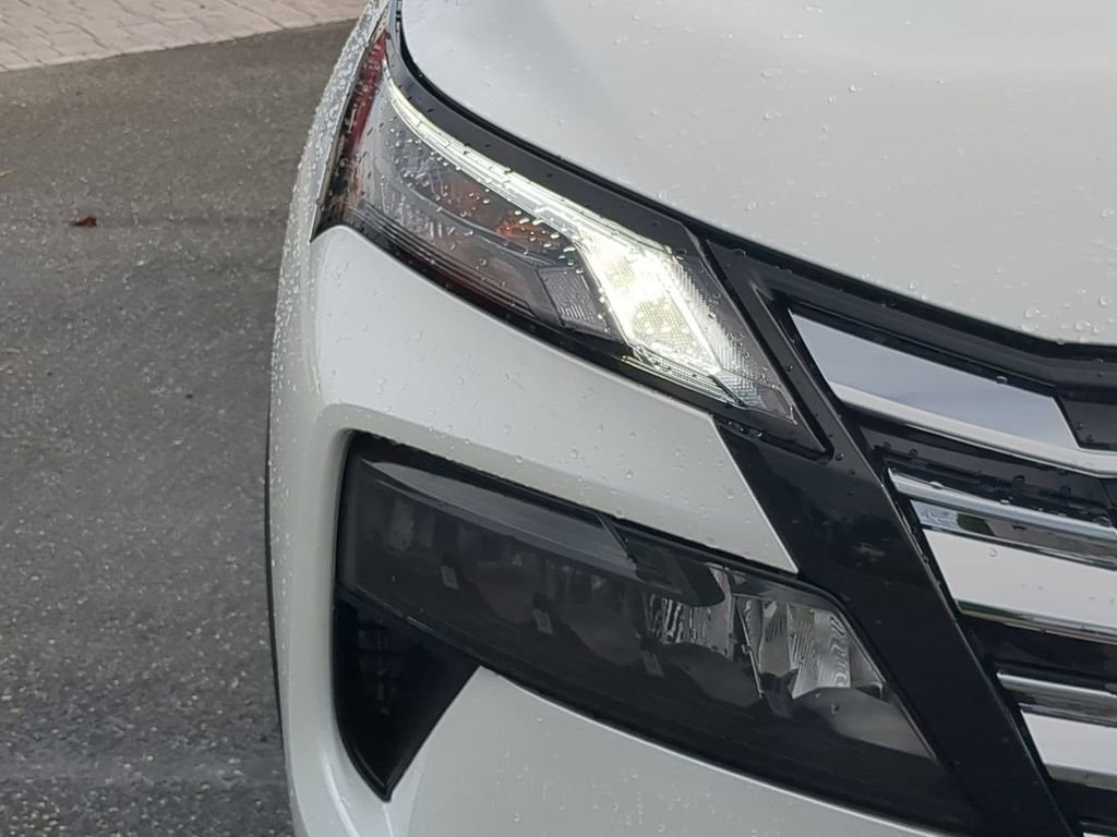 New 2026 Nissan Rogue SV image 10