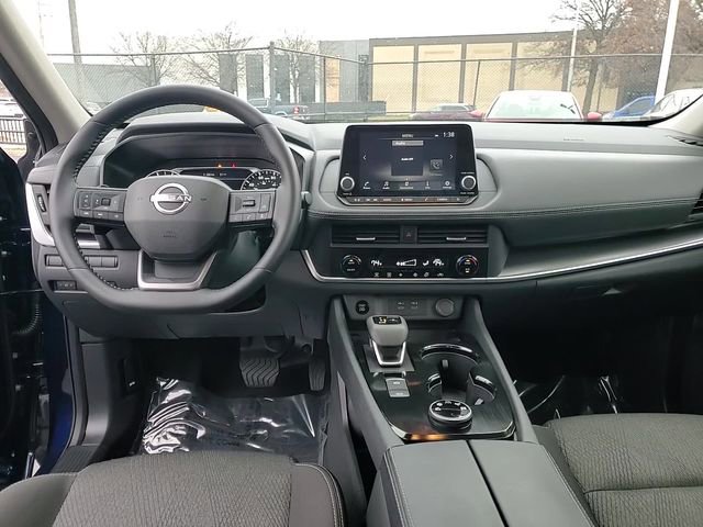 Used 2025 Nissan Rogue SV image 14