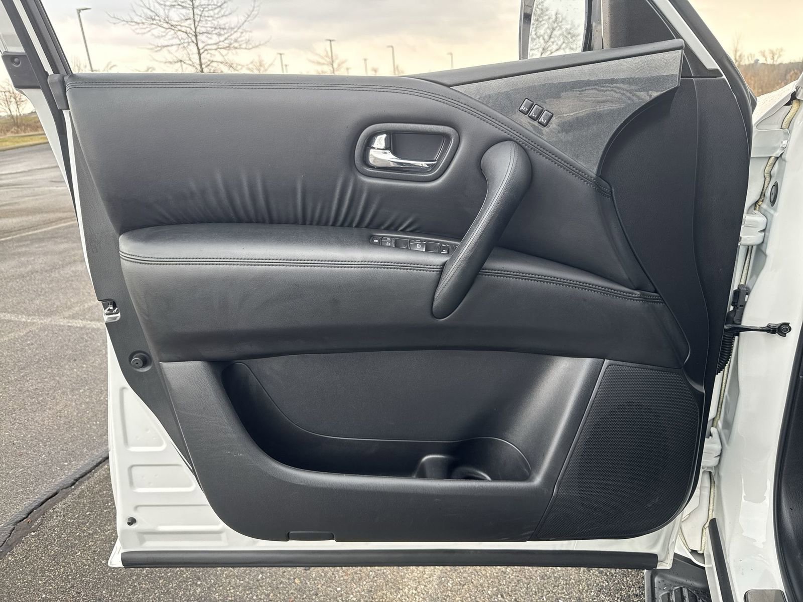 Used 2022 Nissan Armada SL w/ Midnight Edition Package image 27