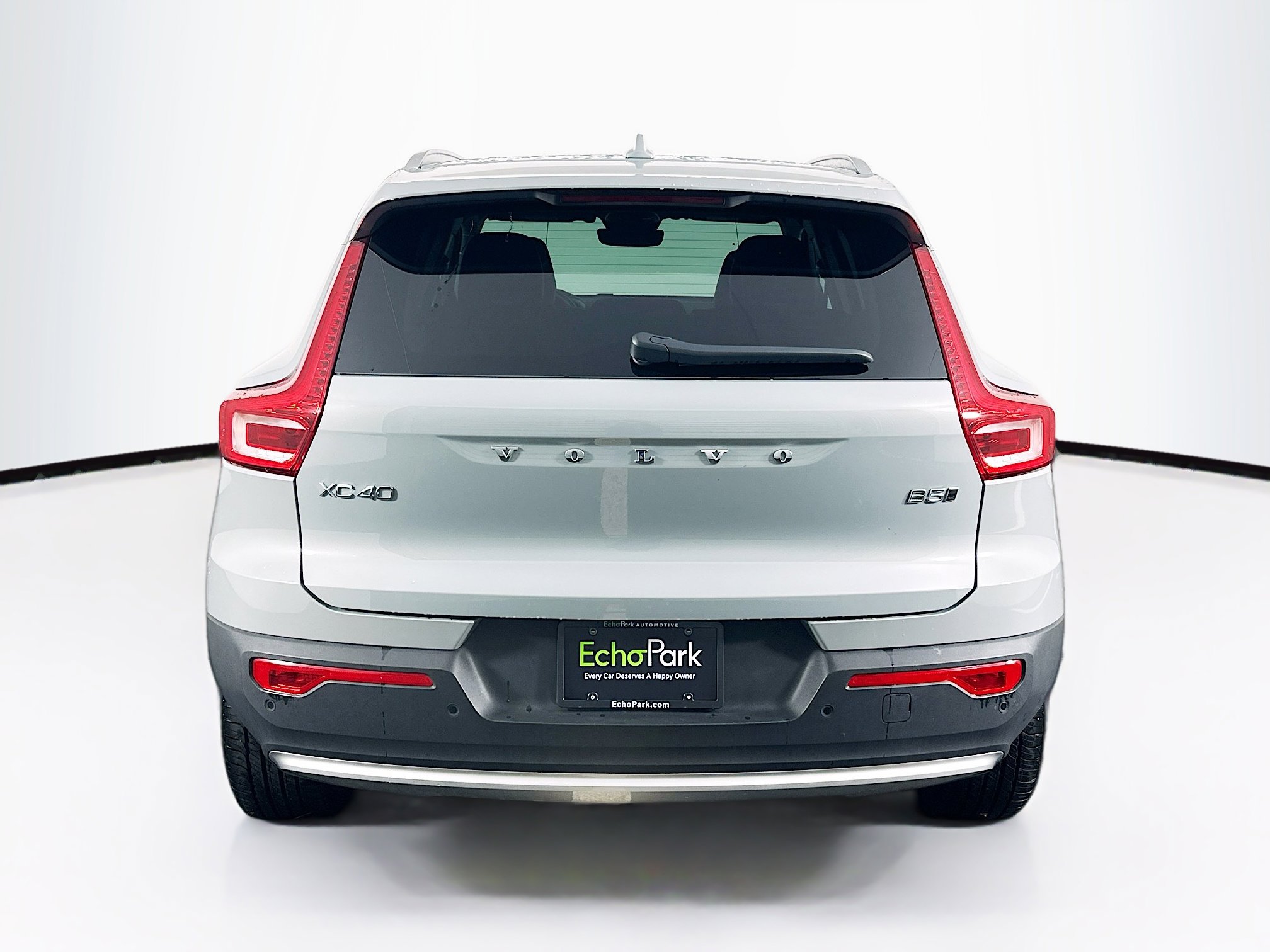 Used 2025 Volvo XC40 B5 Plus image 7