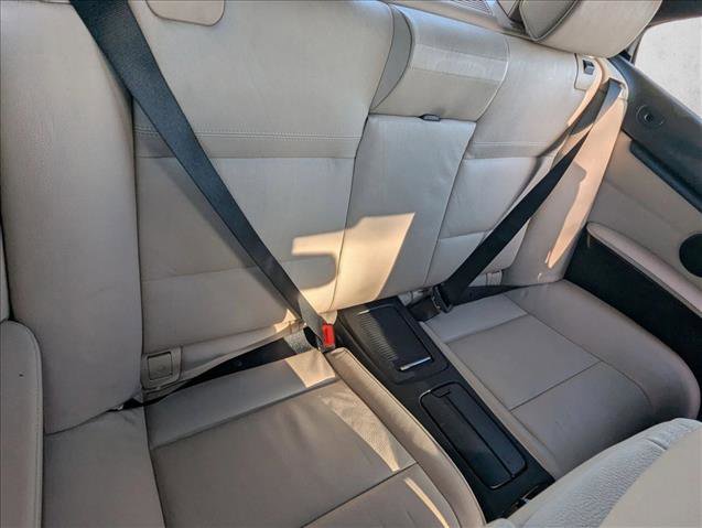 Used 2012 BMW 328i Convertible image 18