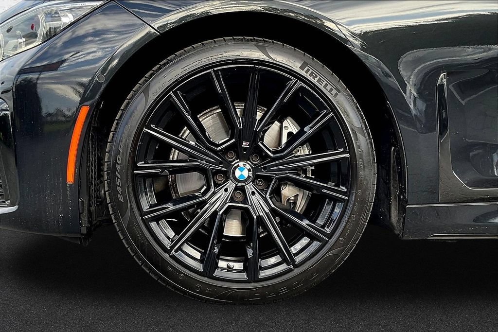 Used 2022 BMW 740i w/ M Sport Package RWD image 24