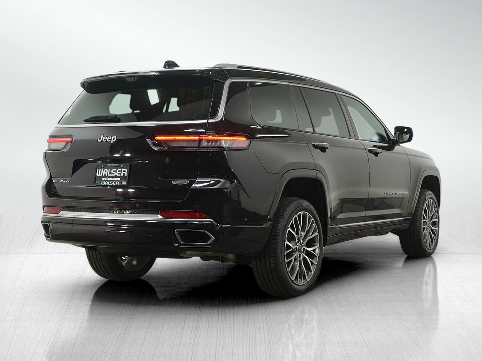 Used 2022 Jeep Grand Cherokee L Summit image 5
