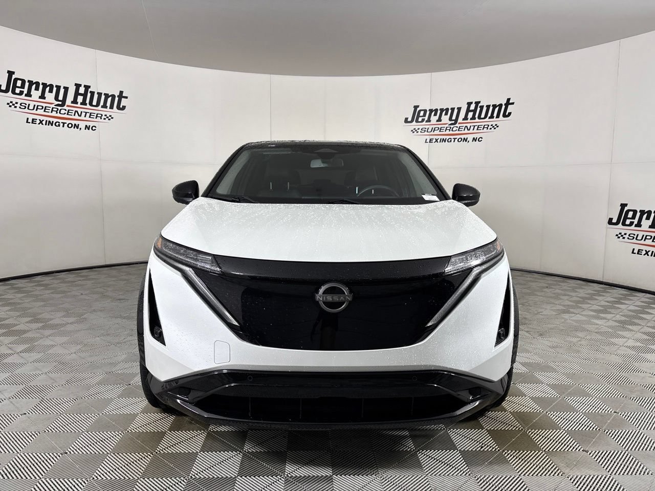 Used 2023 Nissan Ariya FWD image 2