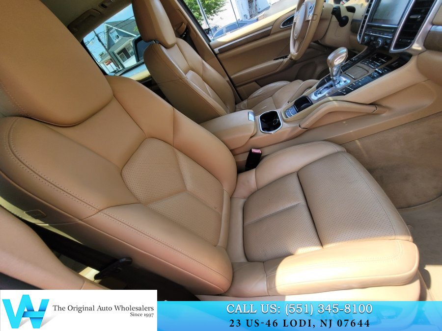 Used 2013 Porsche Cayenne S AWD/4WD image 17