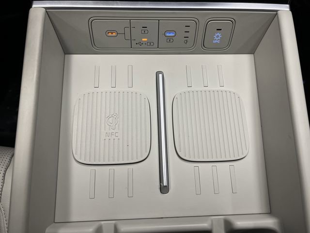 Used 2024 Hyundai Santa Fe Limited image 27