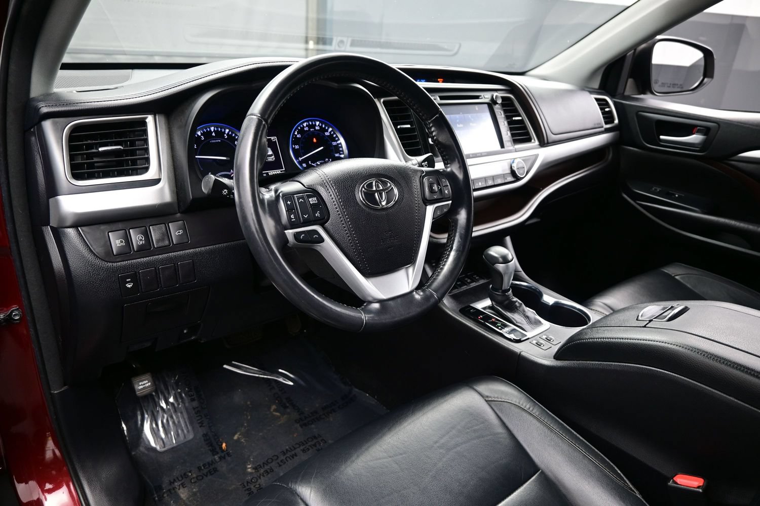 Used 2018 Toyota Highlander XLE AWD/4WD image 13