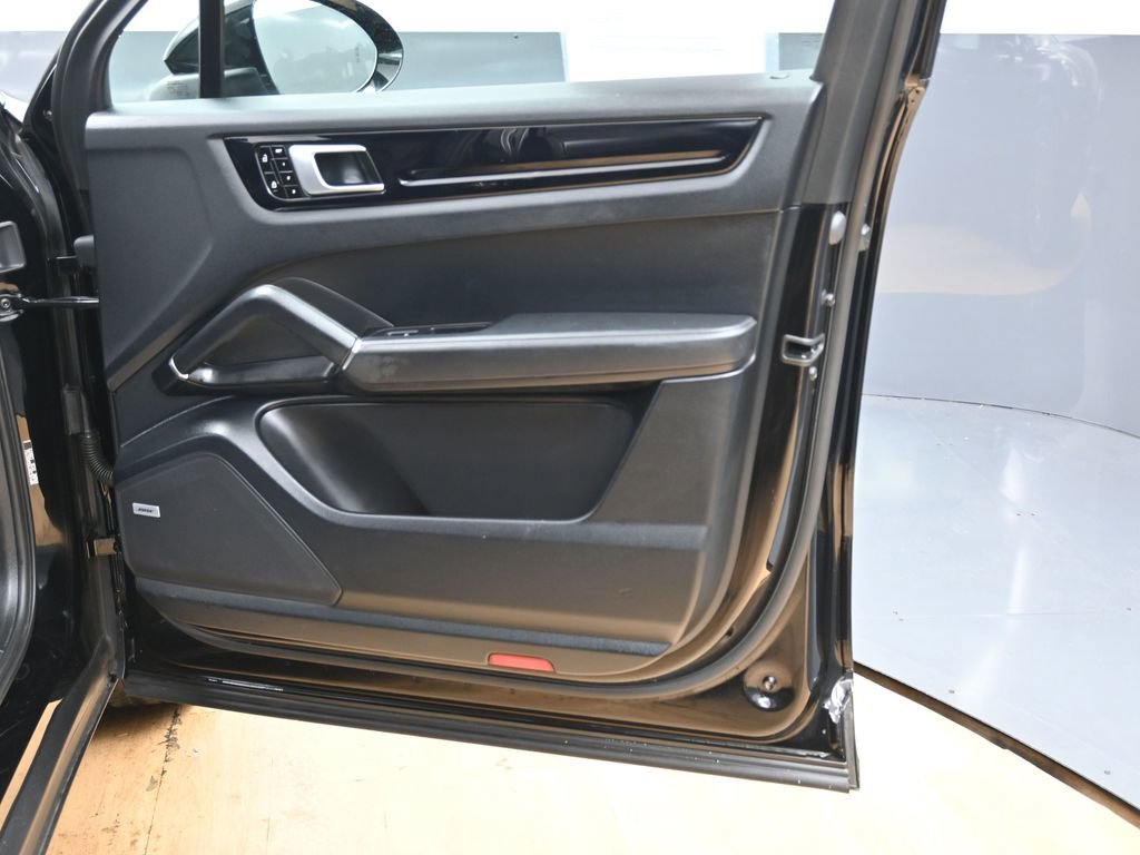 Used 2019 Porsche Cayenne E-Hybrid AWD/4WD image 41