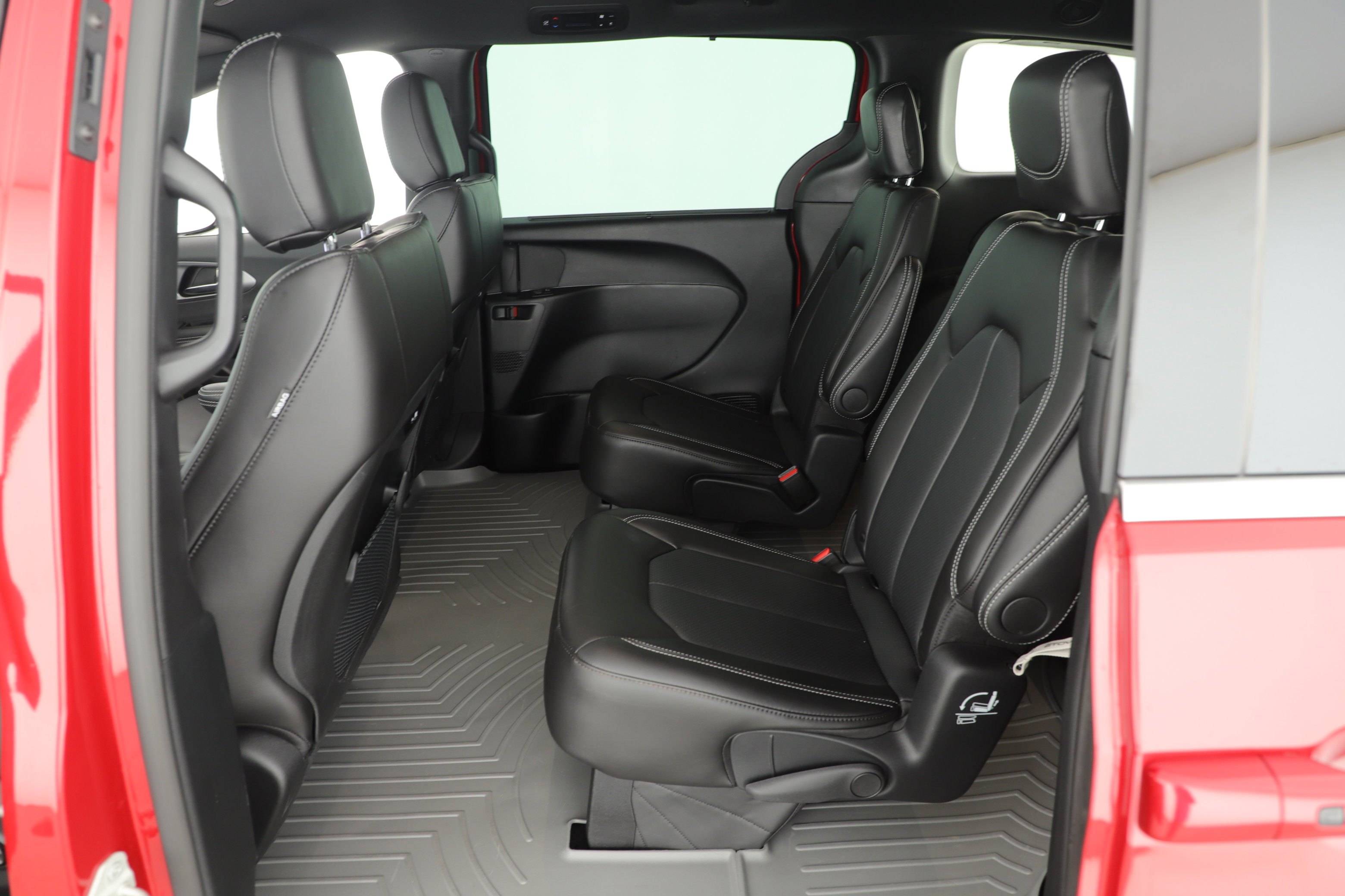 Used 2025 Chrysler Pacifica Select FWD image 7