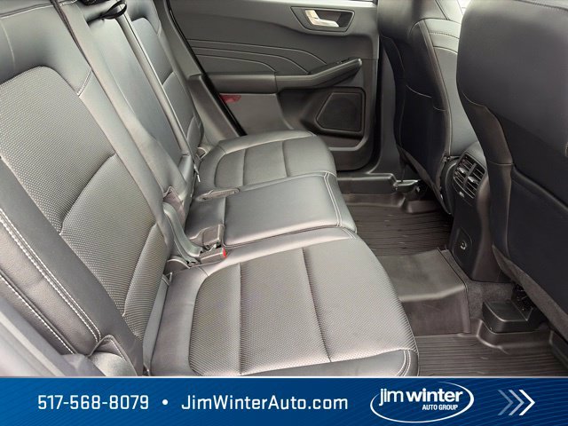 Used 2022 Ford Escape Titanium AWD/4WD image 16