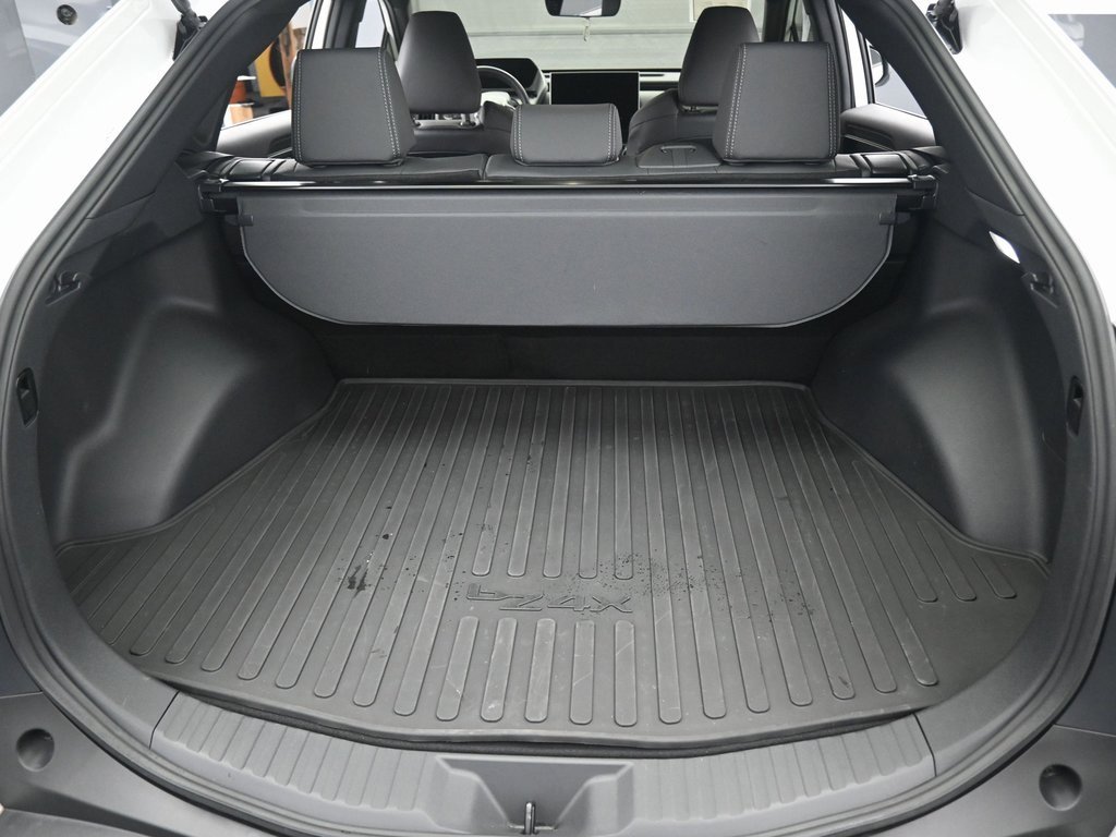 Used 2023 Toyota bZ4X XLE image 29