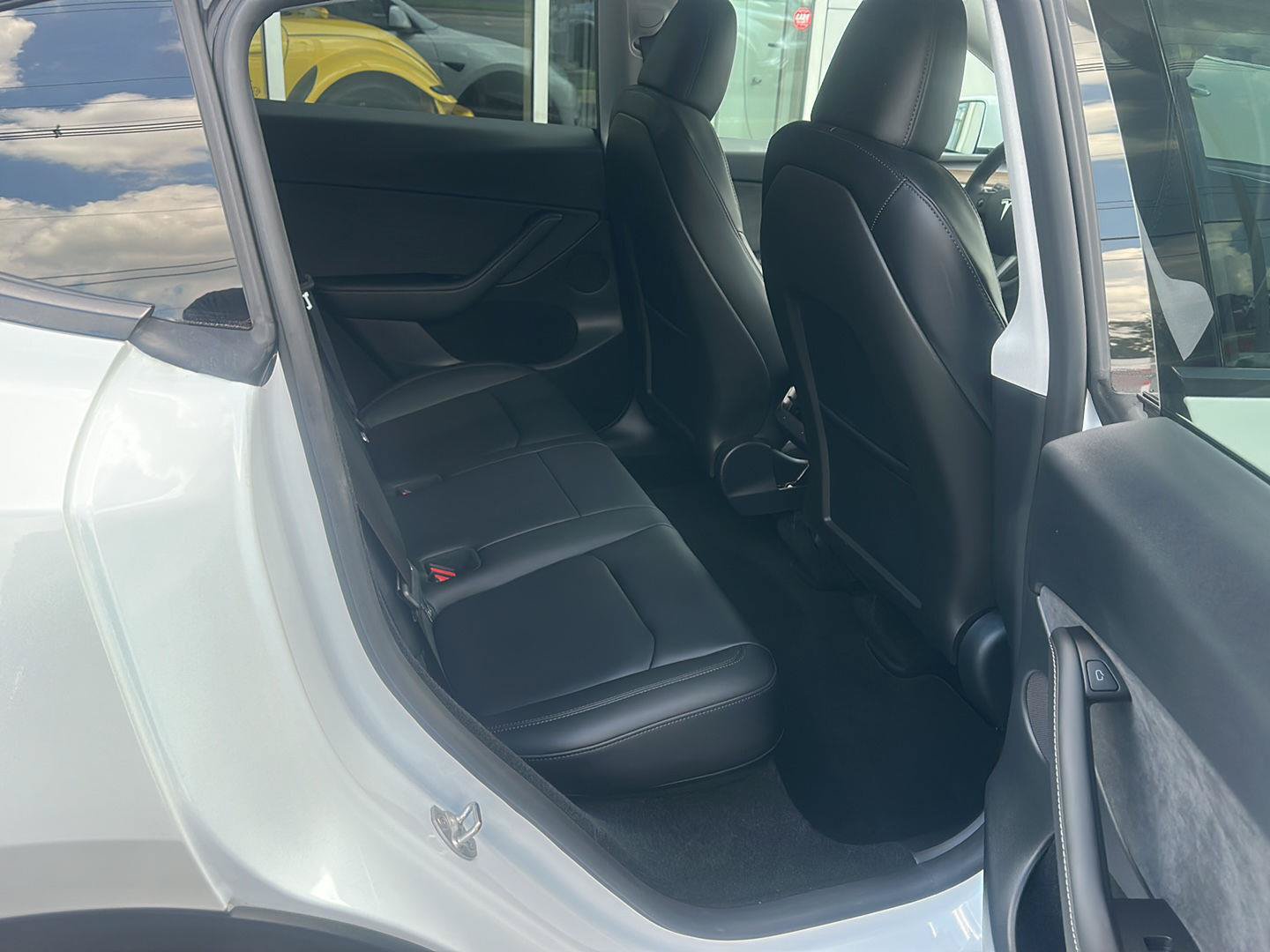 Used 2024 Tesla Model Y Long Range RWD image 13