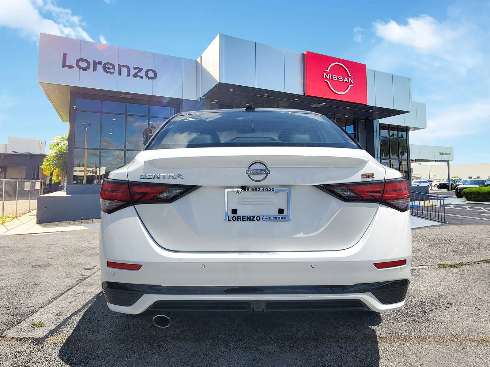 New 2025 Nissan Sentra SR w/ SR Premium Package FWD image 5