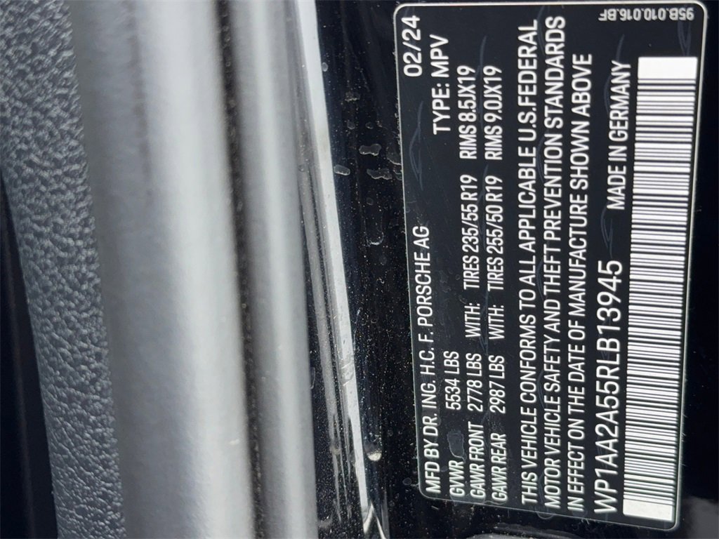 Used 2024 Porsche Macan image 56