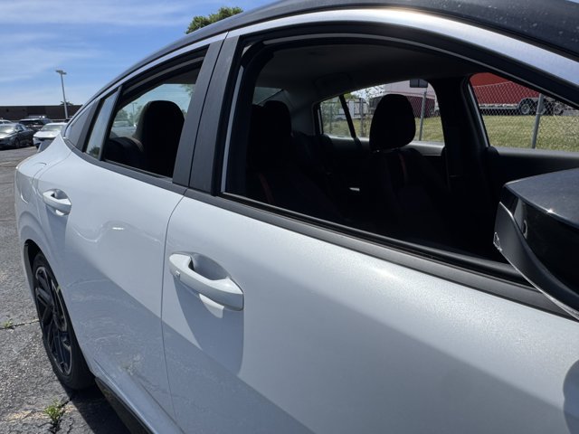 New 2026 Nissan Sentra SR w/ Floor Mat Package FWD image 4