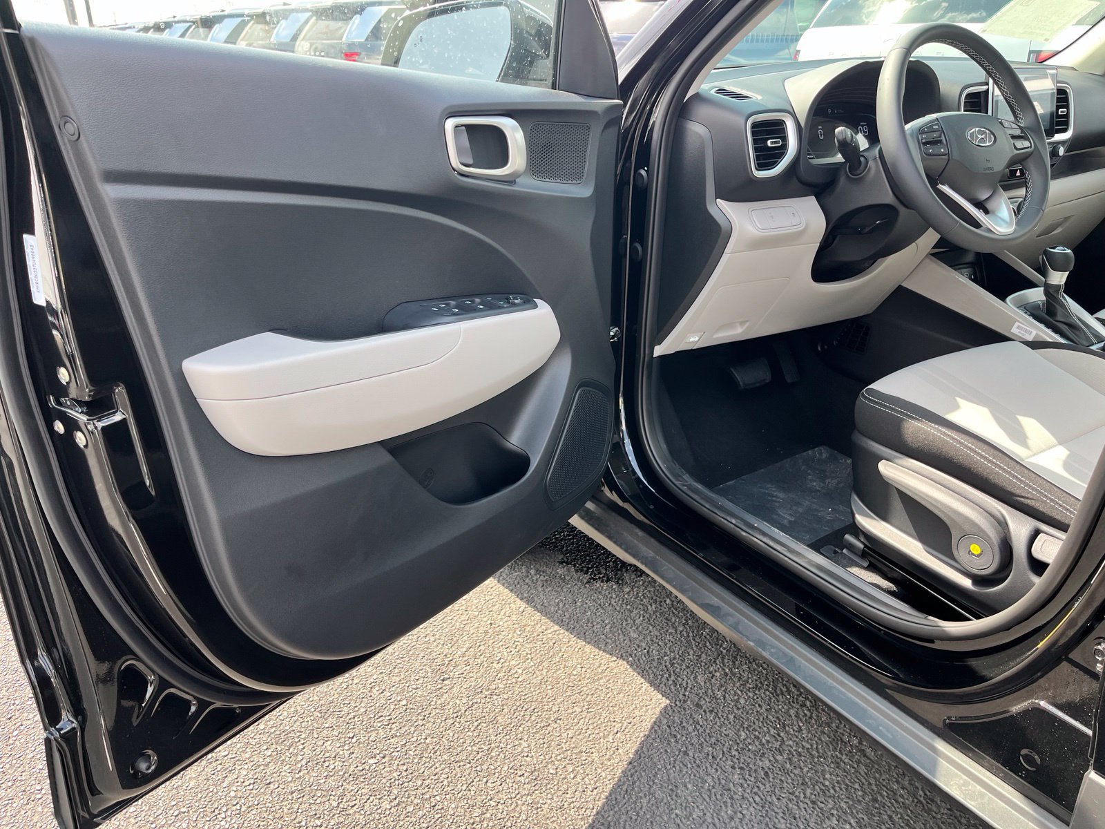 New 2026 Hyundai Venue SEL FWD image 13