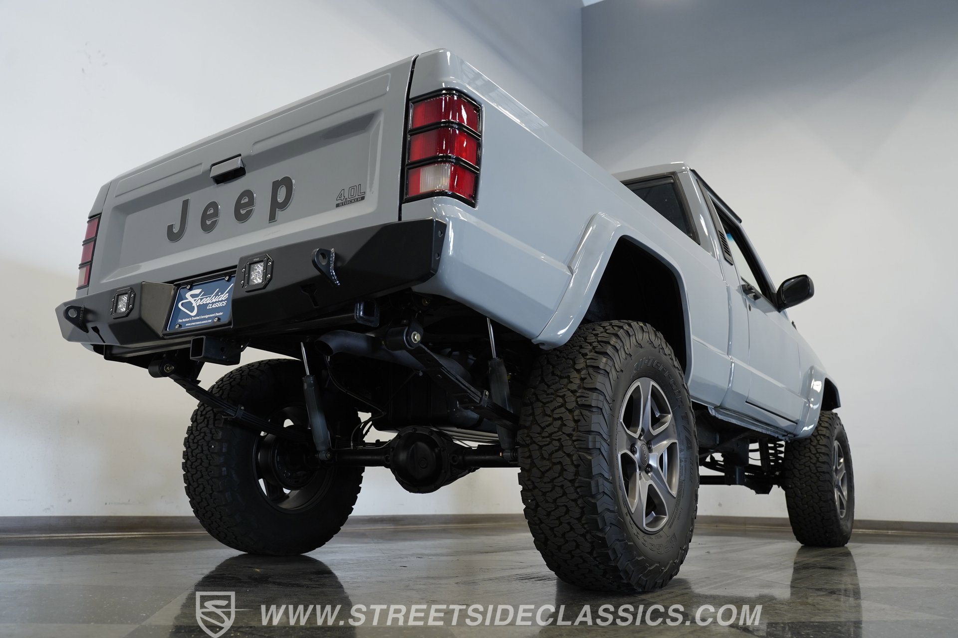 Used 1990 Jeep Comanche Pioneer image 29