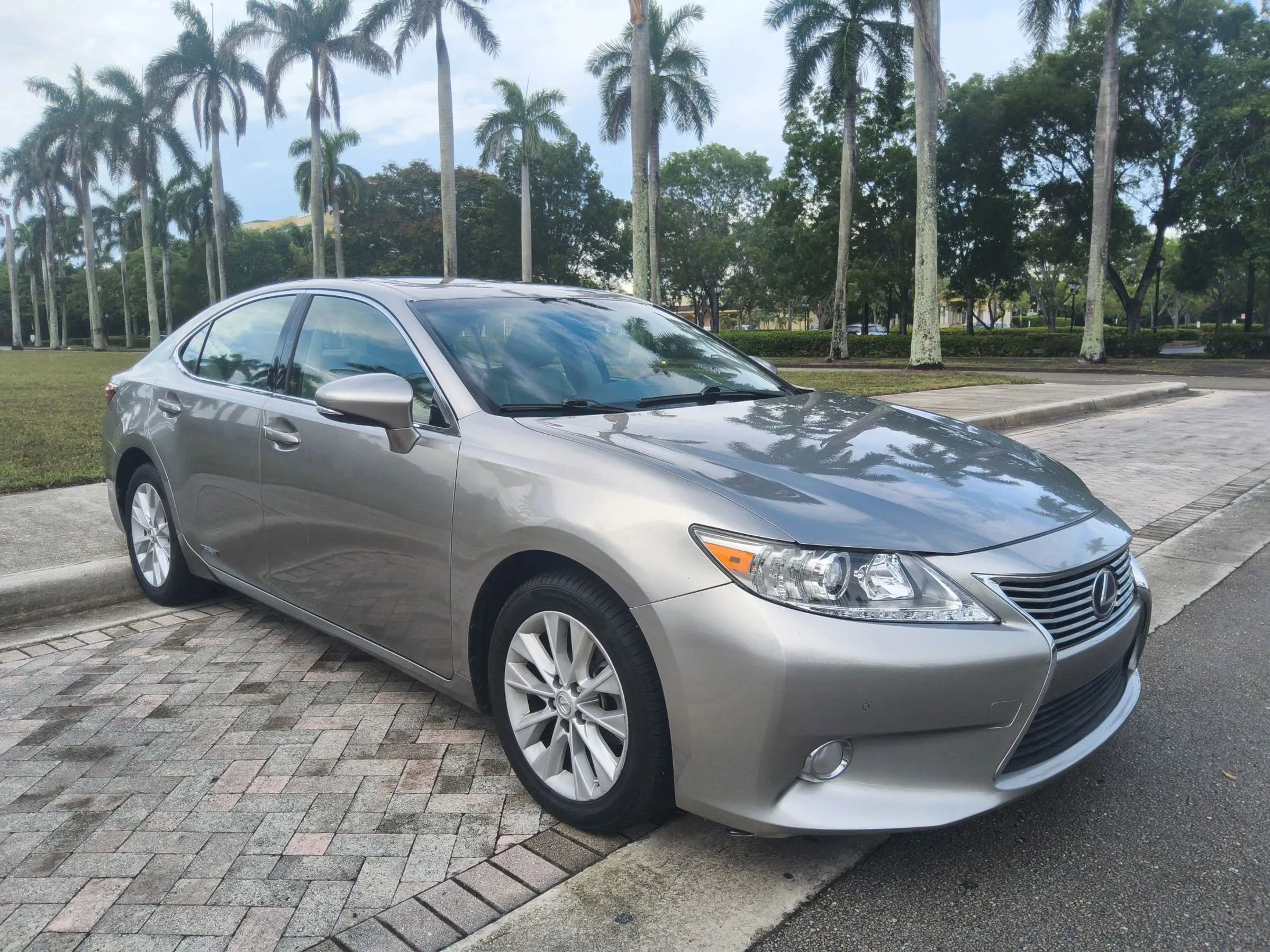 Used 2015 Lexus ES 300h w/ Premium Package w/Bamboo Trim